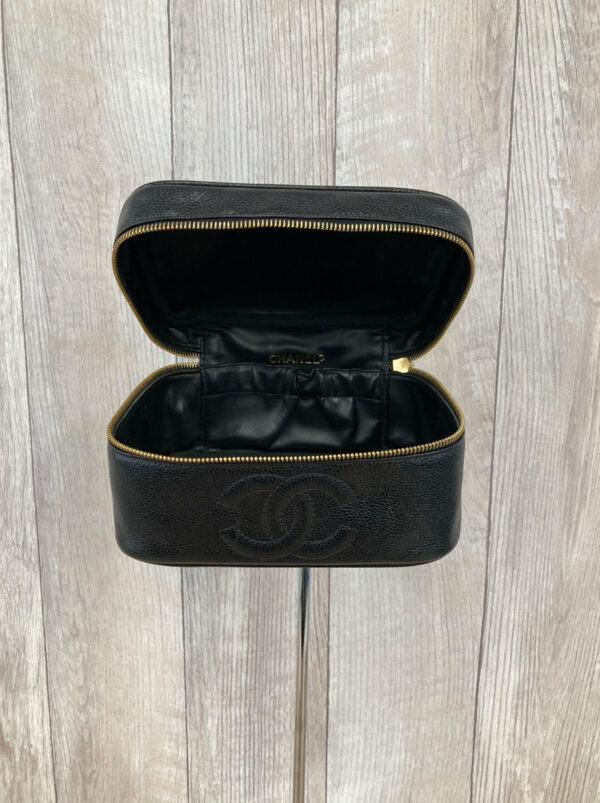 [PRE-ORDER] CHANEL Vintage Caviar Leather Vanity Pouch Bag